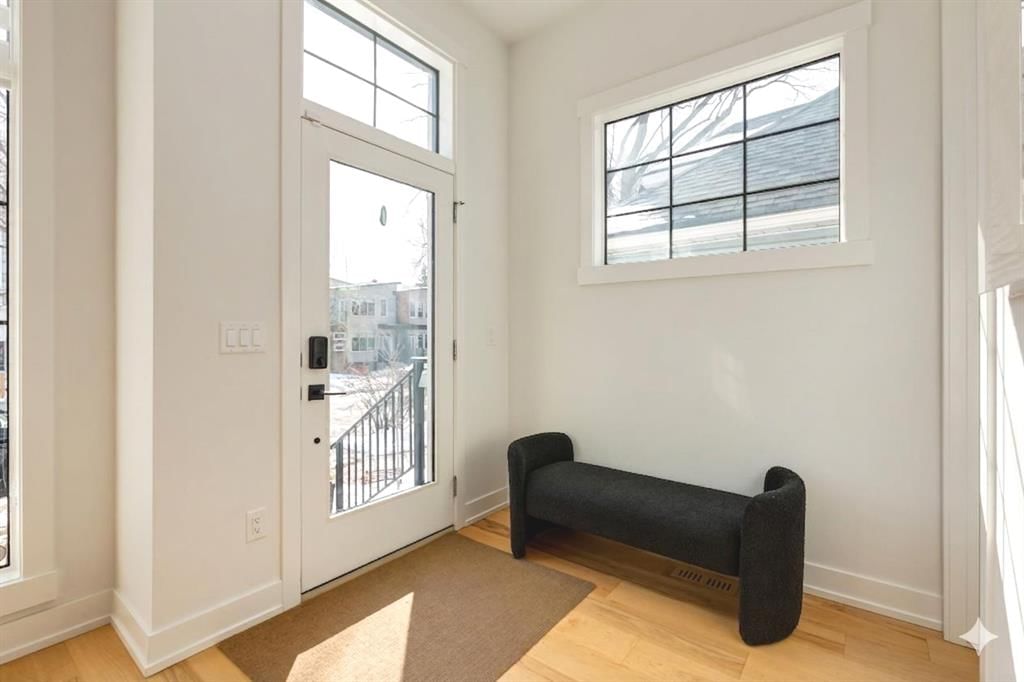 409 15 Street NW, Calgary — photo 2 of 49