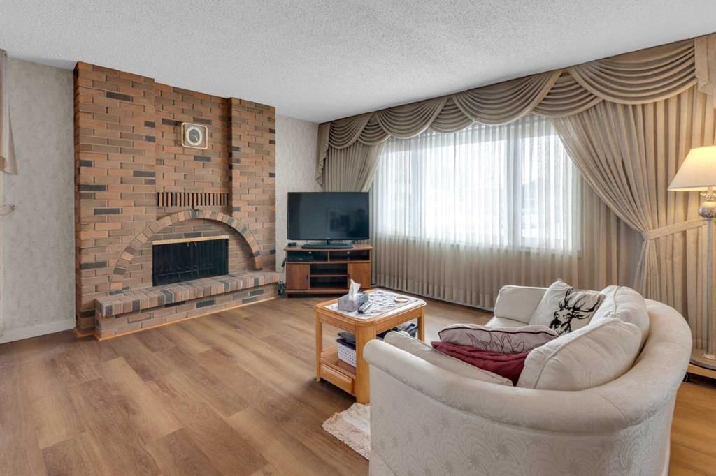 6004 Maddock Drive NE, Calgary — photo 4 of 46