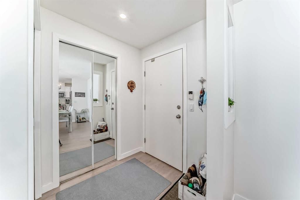 304, 5500 Somervale Court SW, Calgary — photo 5 of 48