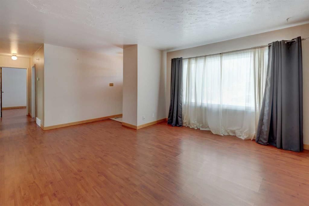 4513 Forman Crescent SE, Calgary — photo 3 of 34