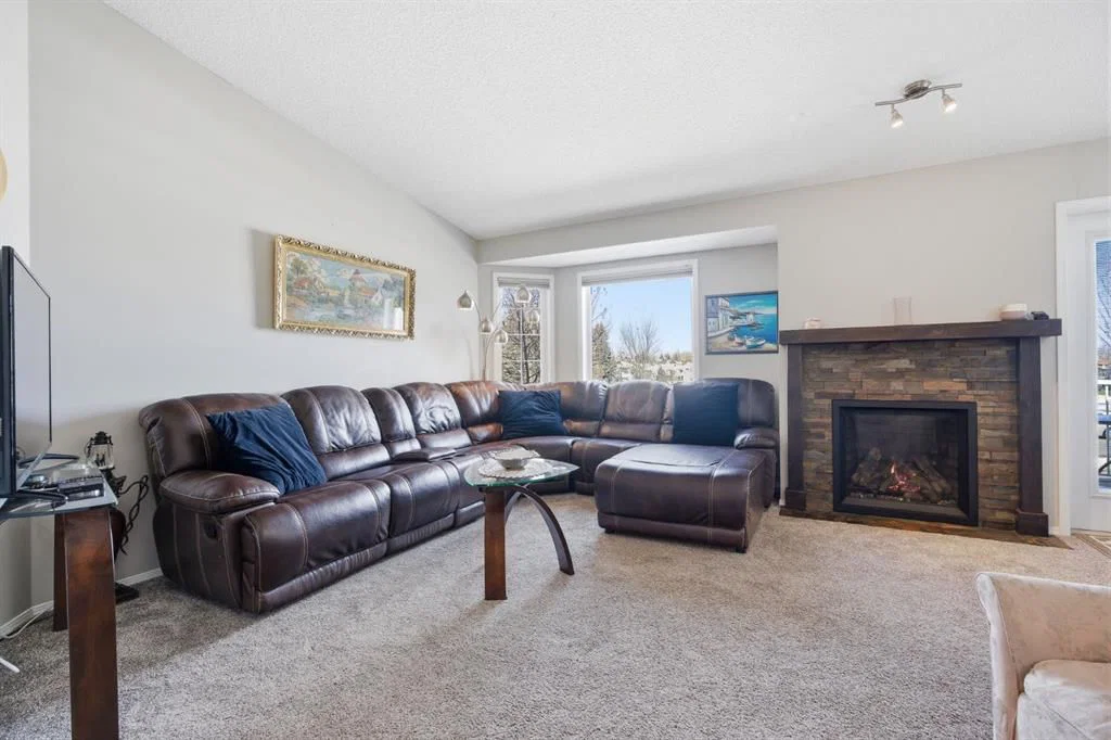 216 Valley Ridge Heights NW, Calgary — photo 4 of 40