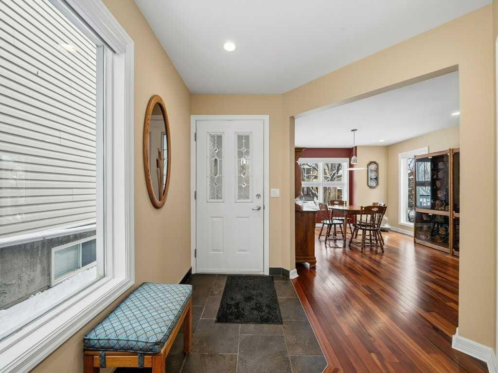 237 28 Avenue NW, Calgary — photo 3 of 41
