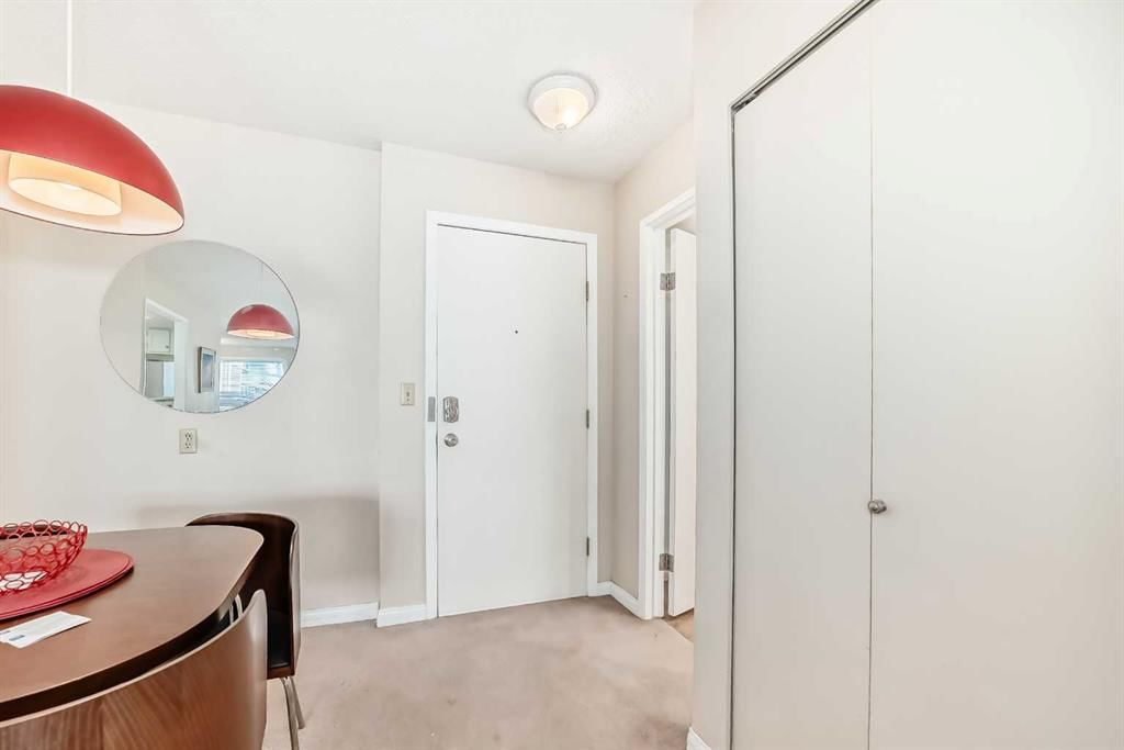 206, 3717 42 Street NW, Calgary — photo 5 of 29