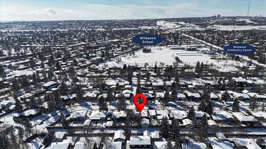 140 Waterloo Drive SW, Calgary — photo 5 of 47