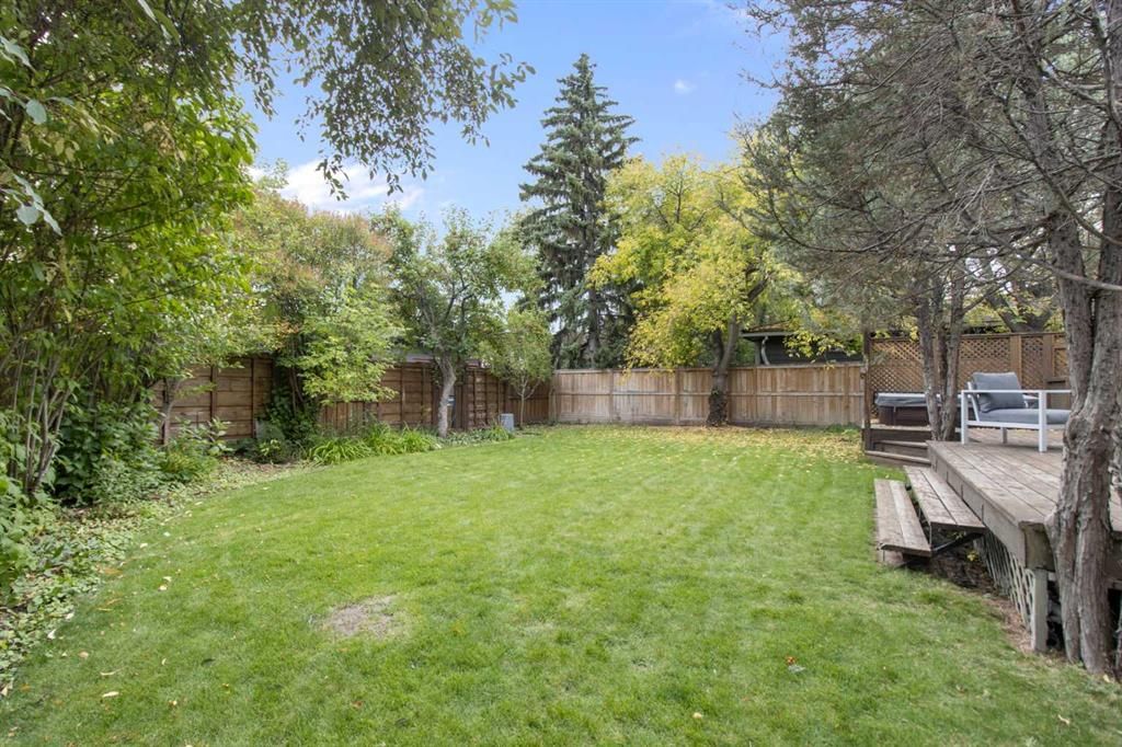 152 Lake Mead Crescent SE, Calgary — photo 2 of 50