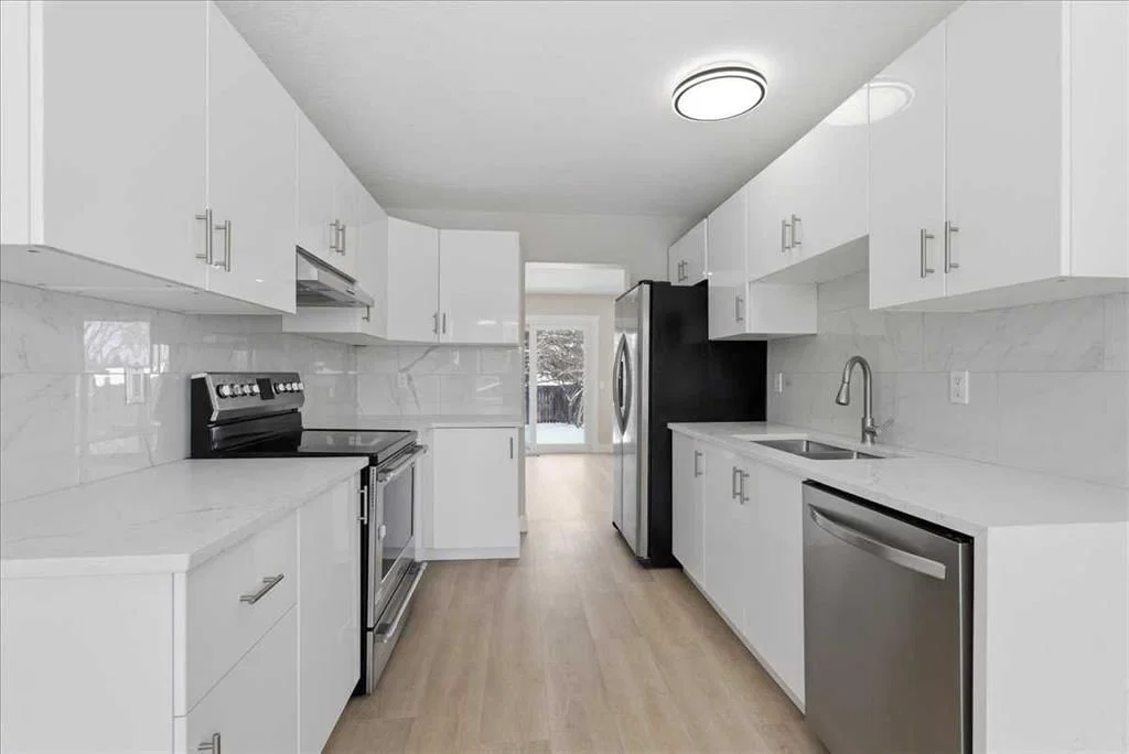 172 Abinger Crescent NE, Calgary — photo 4 of 42