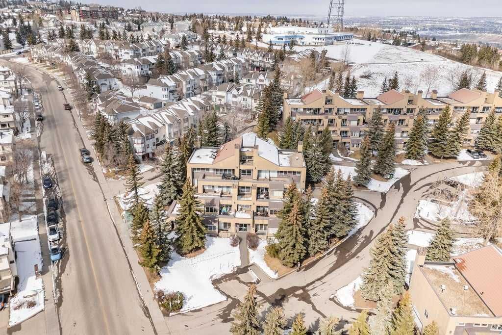 4, 101 Village Heights SW, Calgary — main listing photo