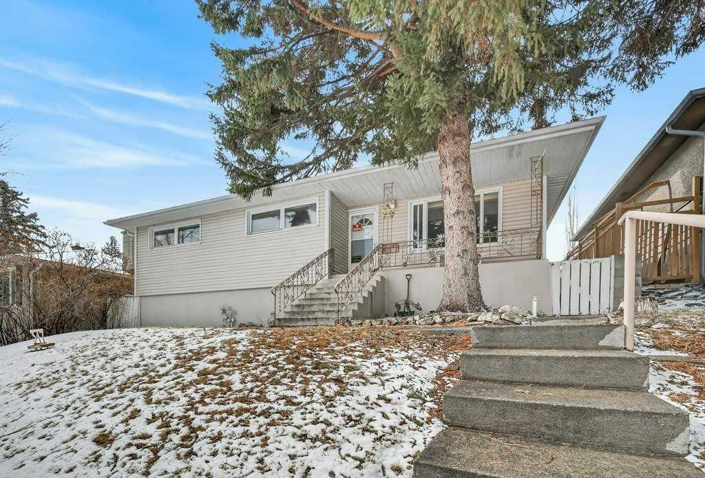 347 47 Avenue SW, Calgary — main listing photo