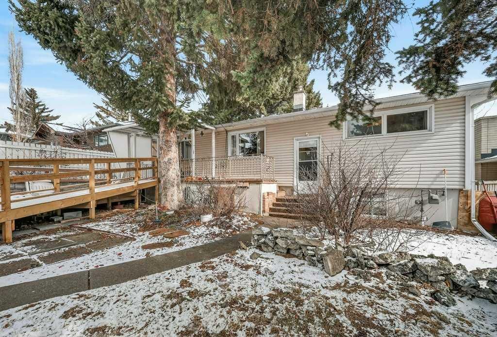 347 47 Avenue SW, Calgary — photo 2 of 33