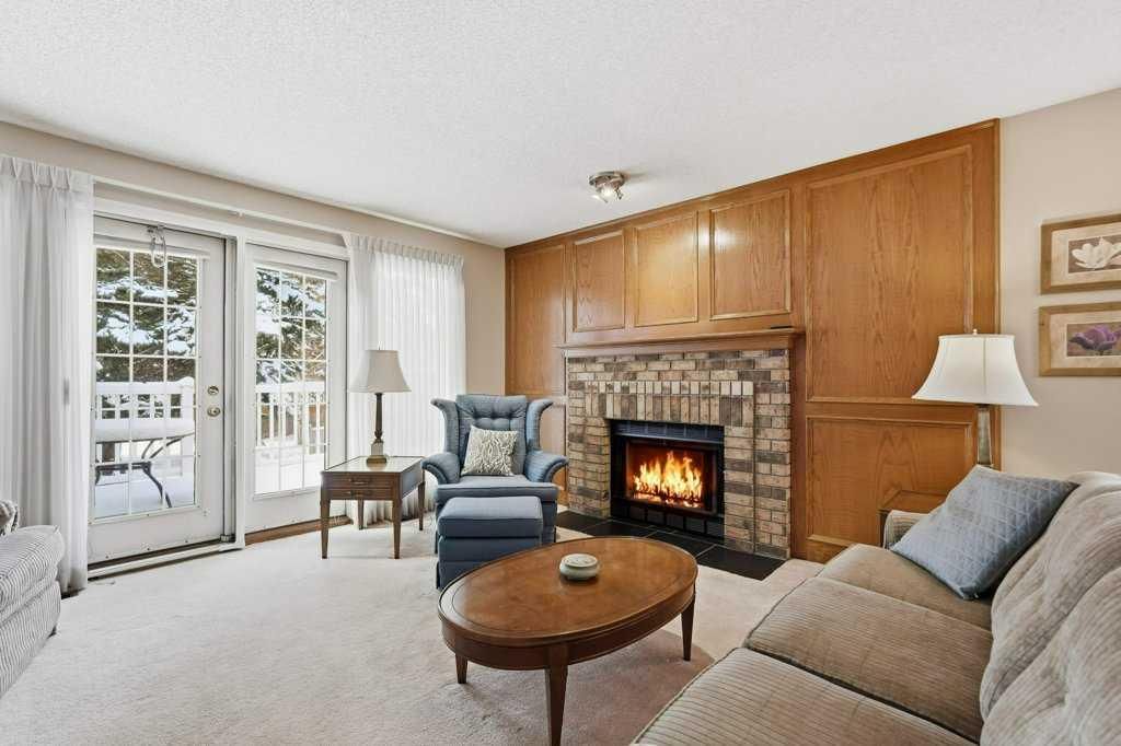 9 Douglasbank Gardens SE, Calgary — photo 3 of 37