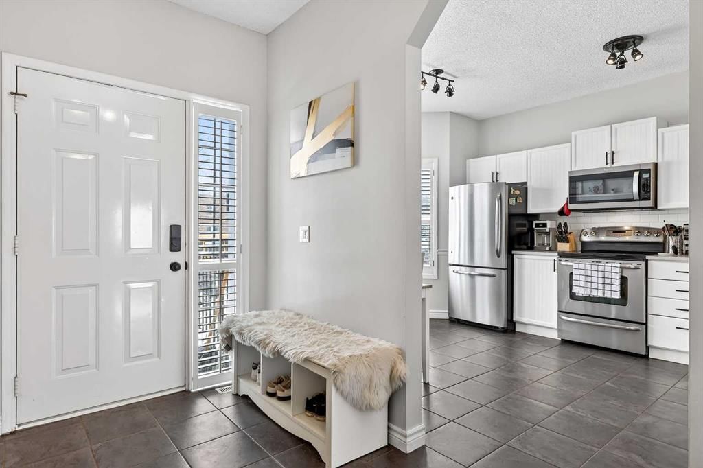 10796 Hidden Valley Drive NW, Calgary — photo 5 of 50