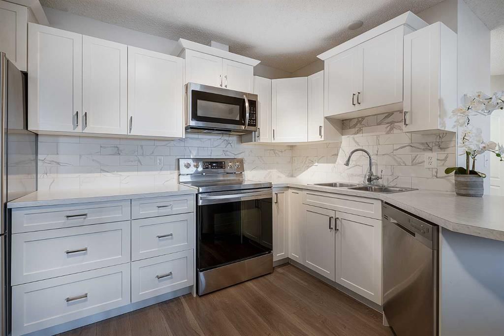 311, 10 Sierra Morena Mews SW, Calgary — photo 4 of 43
