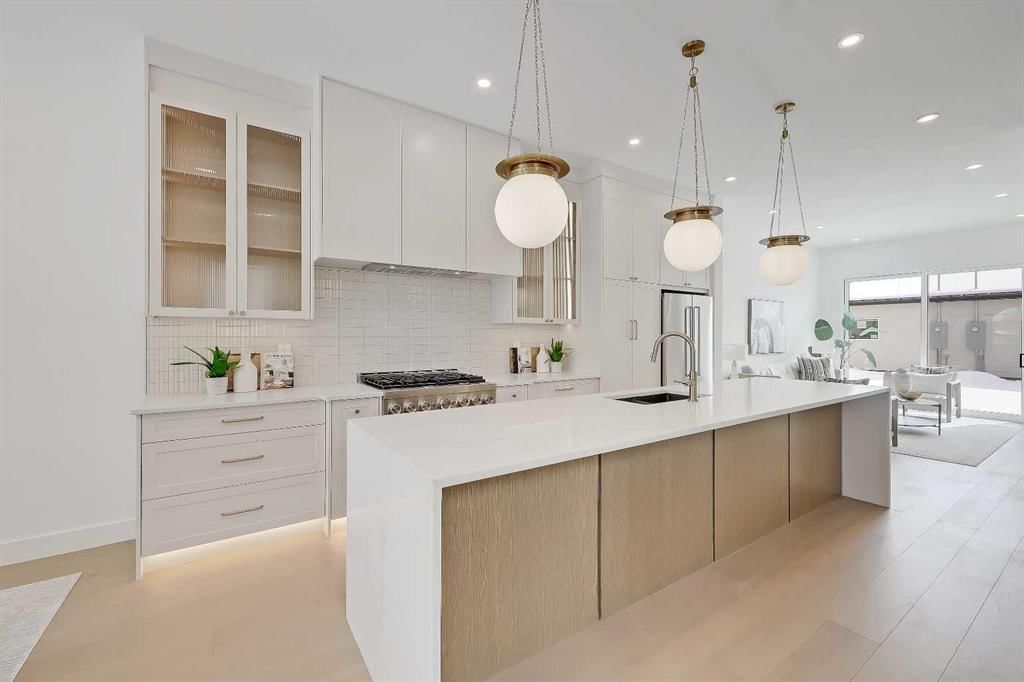 419 22 Avenue NW, Calgary — photo 5 of 50