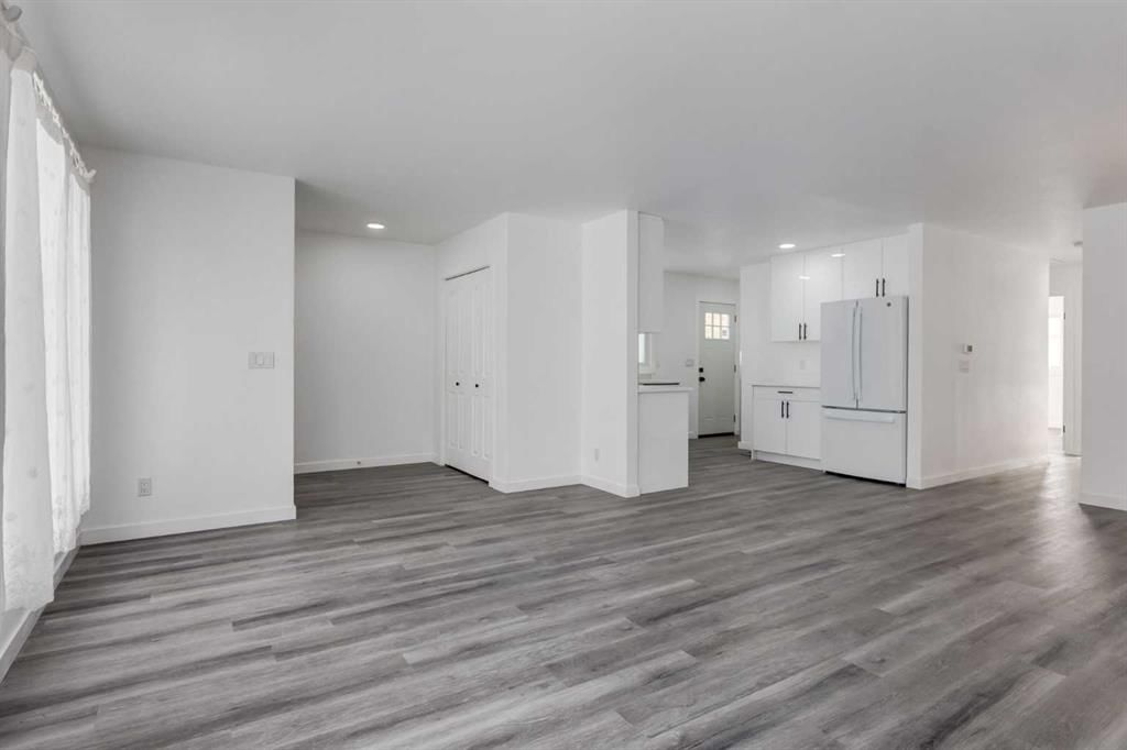32 Midland Place SE, Calgary — photo 3 of 46
