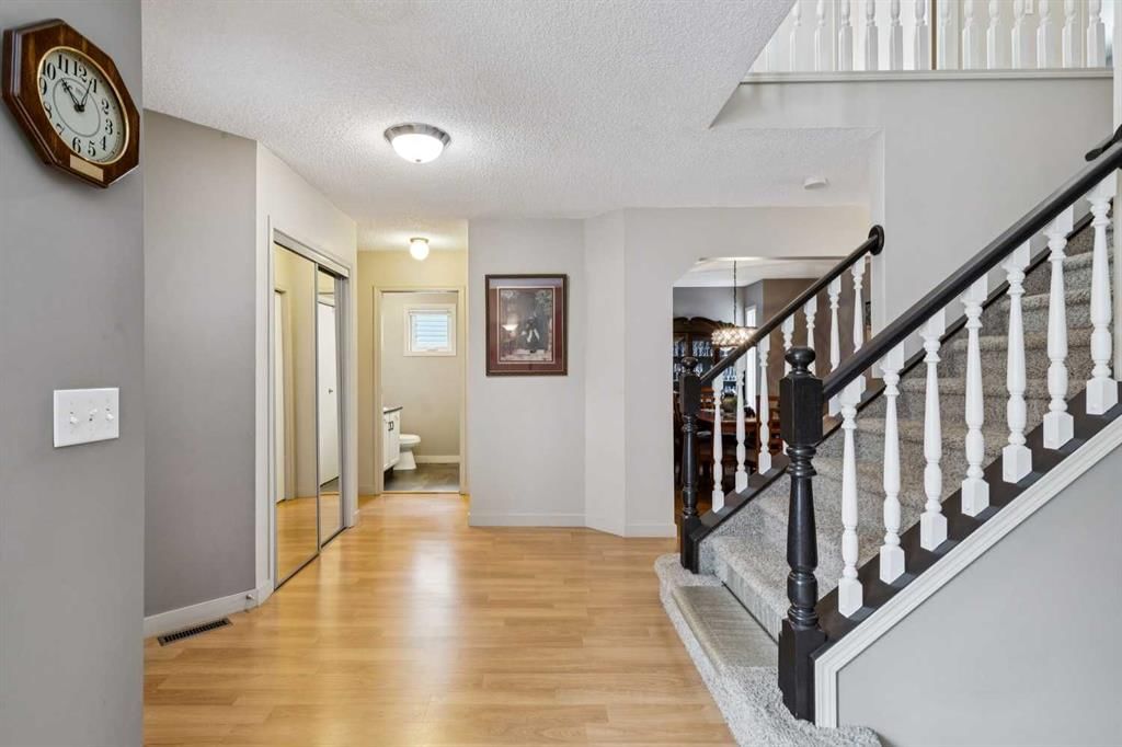168 Erin Meadow Close SE, Calgary — photo 4 of 50
