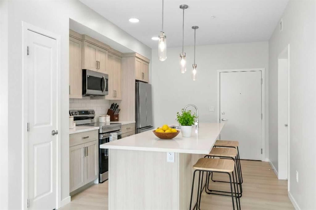 4210, 550 Belmont Street SW, Calgary — photo 3 of 12