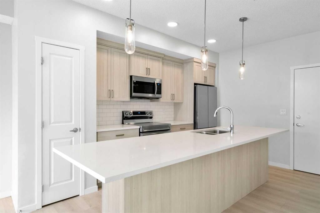 4210, 550 Belmont Street SW, Calgary — photo 4 of 12