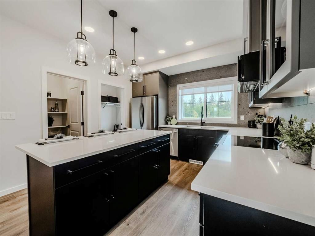 150 Heartwood Parade SE, Calgary — photo 2 of 25