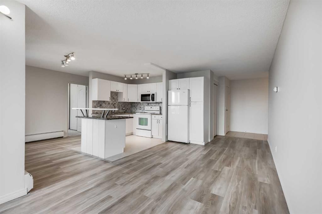 417, 738 3 Avenue SW, Calgary — main listing photo