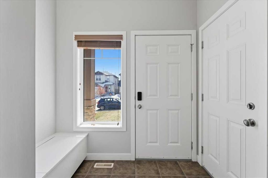 34 Everoak Gardens SW, Calgary — photo 3 of 50