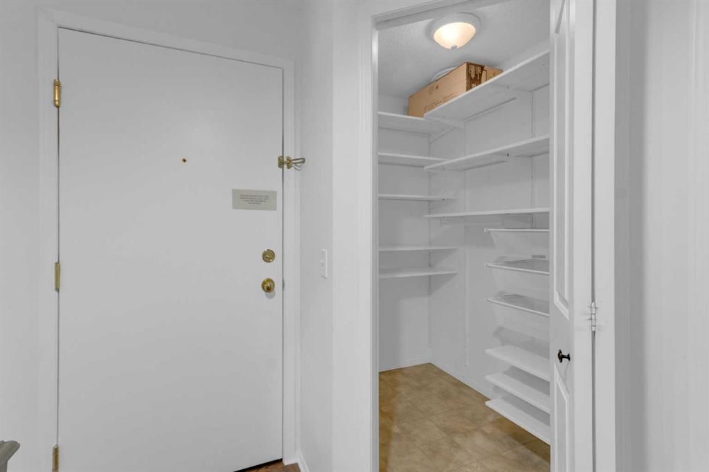 306, 6000 Somervale Court SW, Calgary — photo 4 of 36