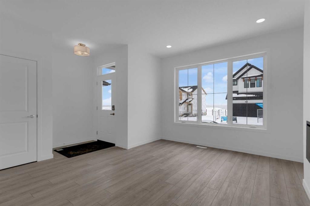 26 Setonvista Grove SE, Calgary — photo 3 of 33