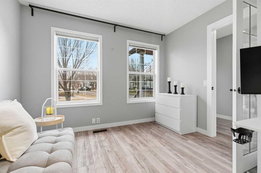 23 Prestwick Green SE, Calgary — photo 4 of 50