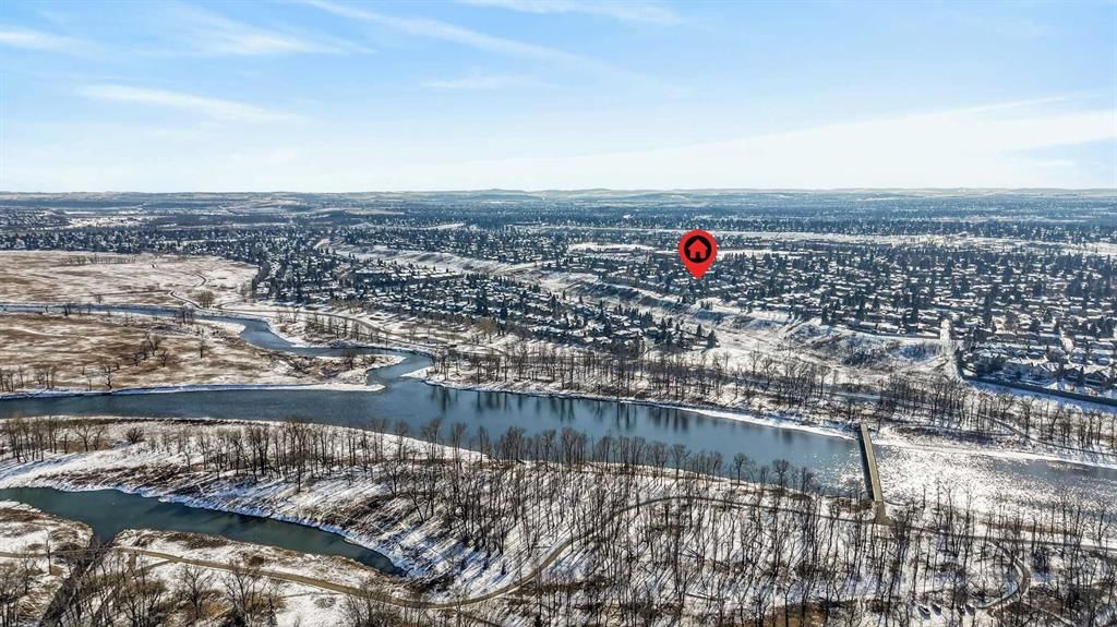 81 Queen Anne Close SE, Calgary — photo 2 of 31