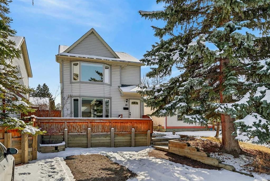 81 Queen Anne Close SE, Calgary — photo 3 of 31