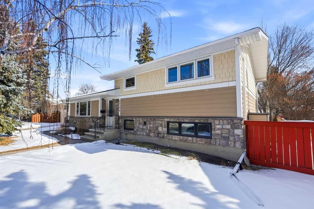 2724 Lougheed Drive SW, Calgary — photo 2 of 44