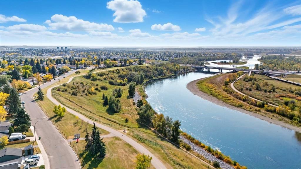 124 Lynnbrook Road SE, Calgary — photo 3 of 50