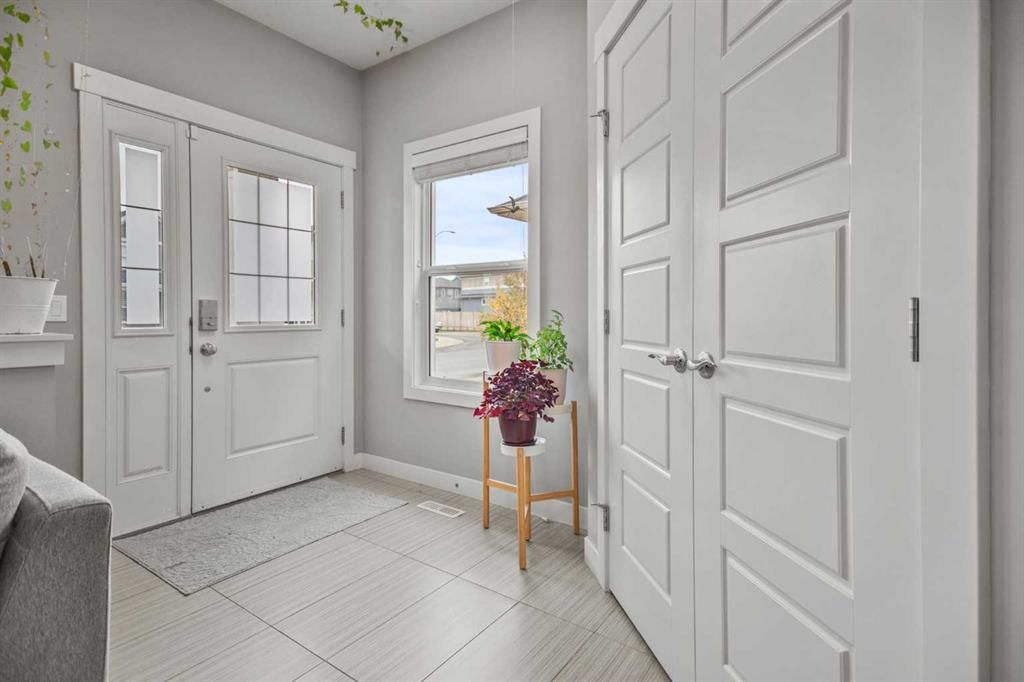 412 Evanston Way NW, Calgary — photo 3 of 45