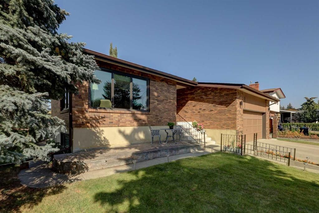 3303 Copithorne Road NW, Calgary — photo 2 of 48
