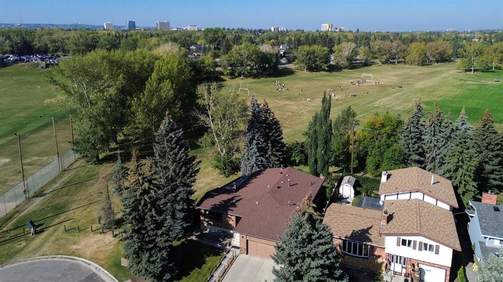 3303 Copithorne Road NW, Calgary — photo 3 of 48