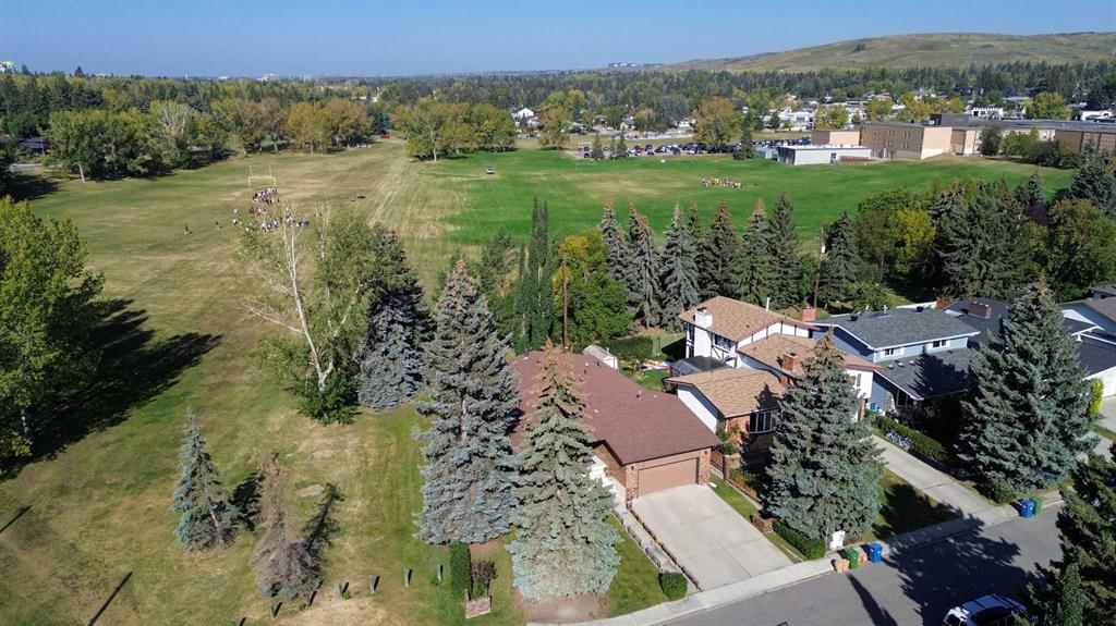 3303 Copithorne Road NW, Calgary — photo 4 of 48