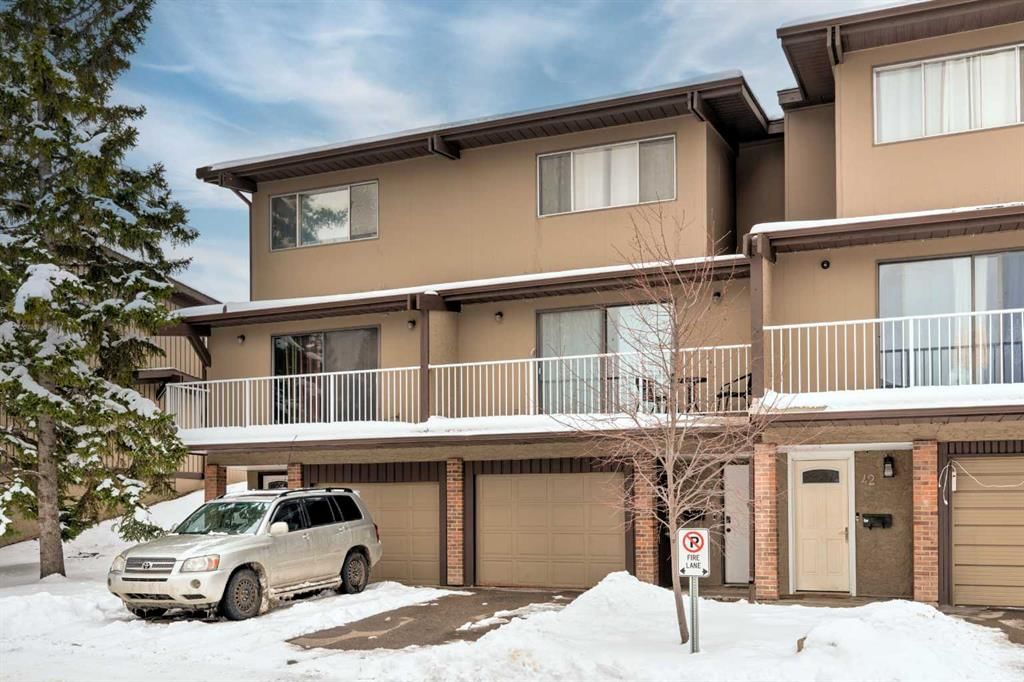 43, 1055 72 Avenue NW, Calgary — main listing photo
