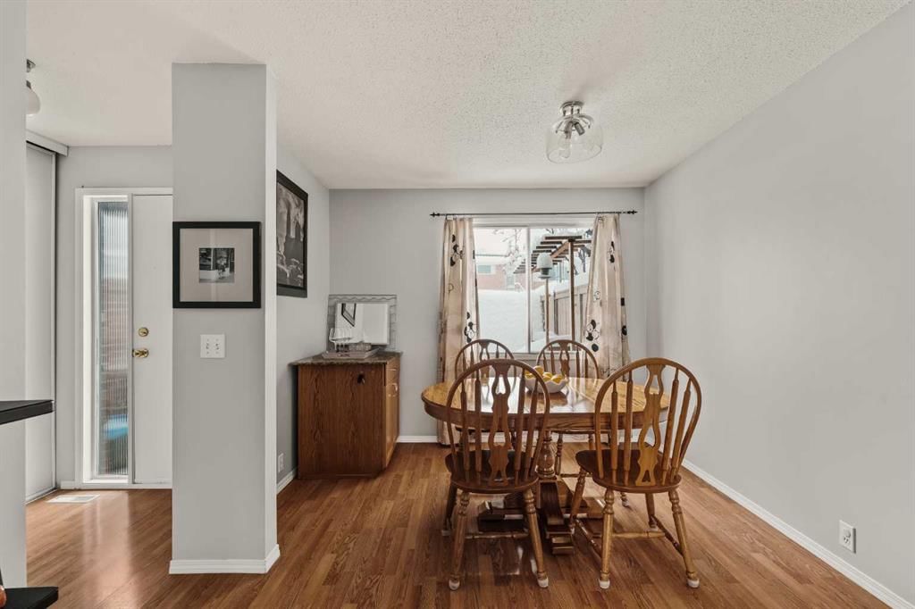 43, 1055 72 Avenue NW, Calgary — photo 3 of 33