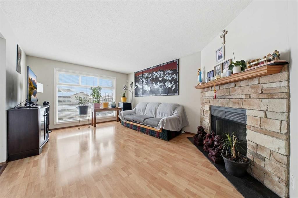 488 Templevale Drive NE, Calgary — photo 3 of 30