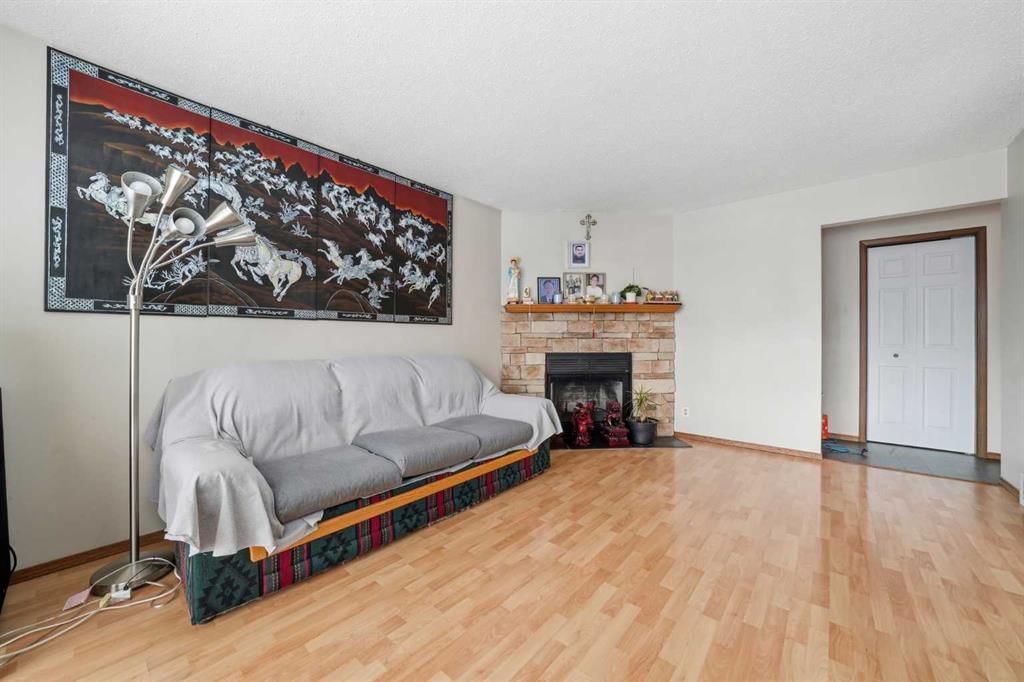 488 Templevale Drive NE, Calgary — photo 4 of 30