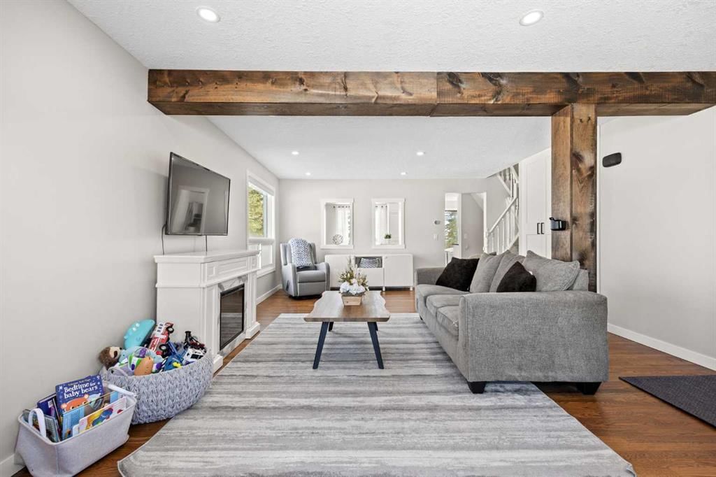 23 Millbank Drive SW, Calgary — photo 3 of 44