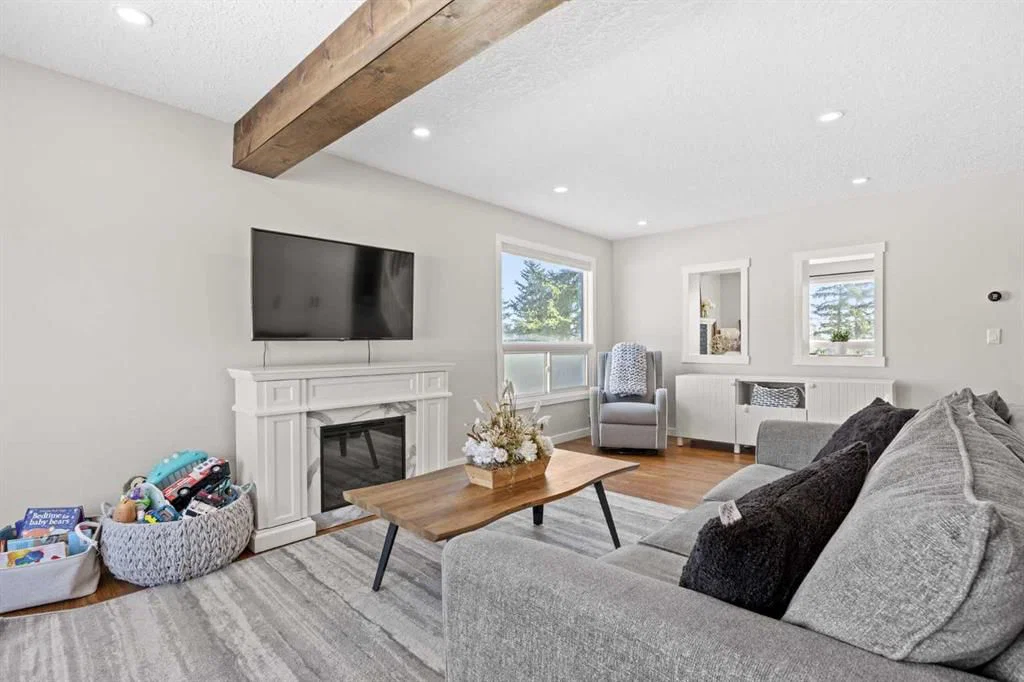 23 Millbank Drive SW, Calgary — photo 4 of 44