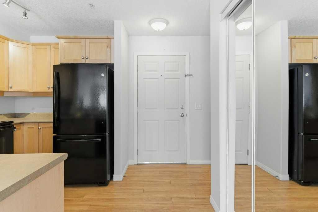 208, 630 8 Avenue SE, Calgary — photo 2 of 35