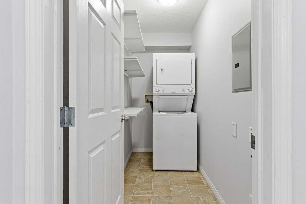 208, 630 8 Avenue SE, Calgary — photo 4 of 35