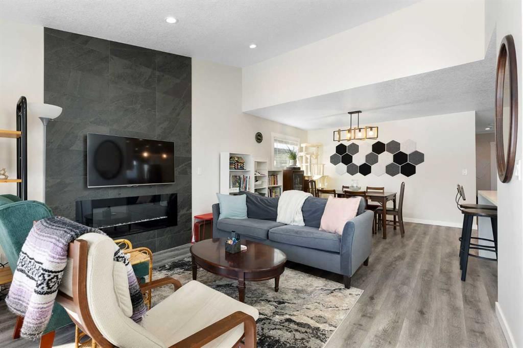 48 Cedargrove Road SW, Calgary — photo 4 of 50