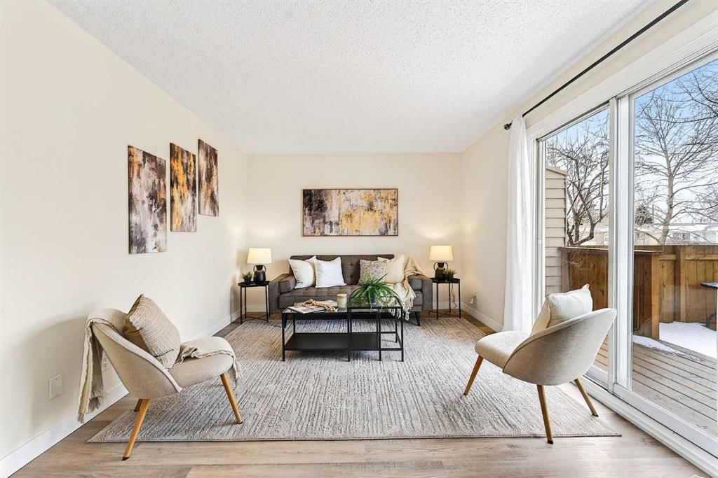 3, 6100 4 Avenue NE, Calgary — main listing photo