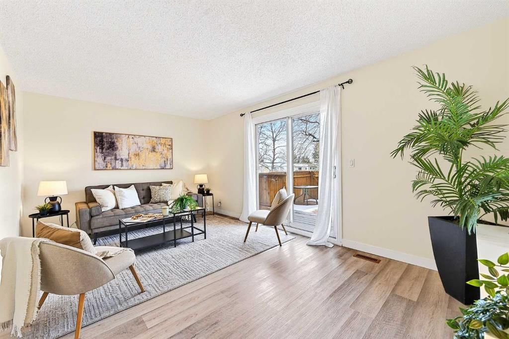 3, 6100 4 Avenue NE, Calgary — photo 2 of 30