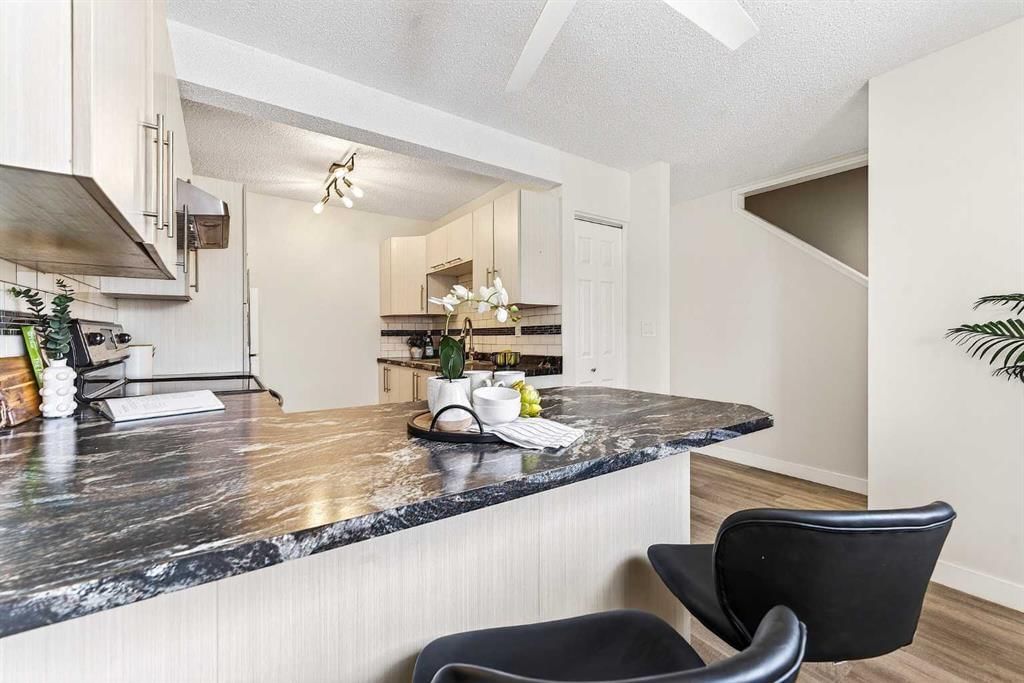 3, 6100 4 Avenue NE, Calgary — photo 5 of 30