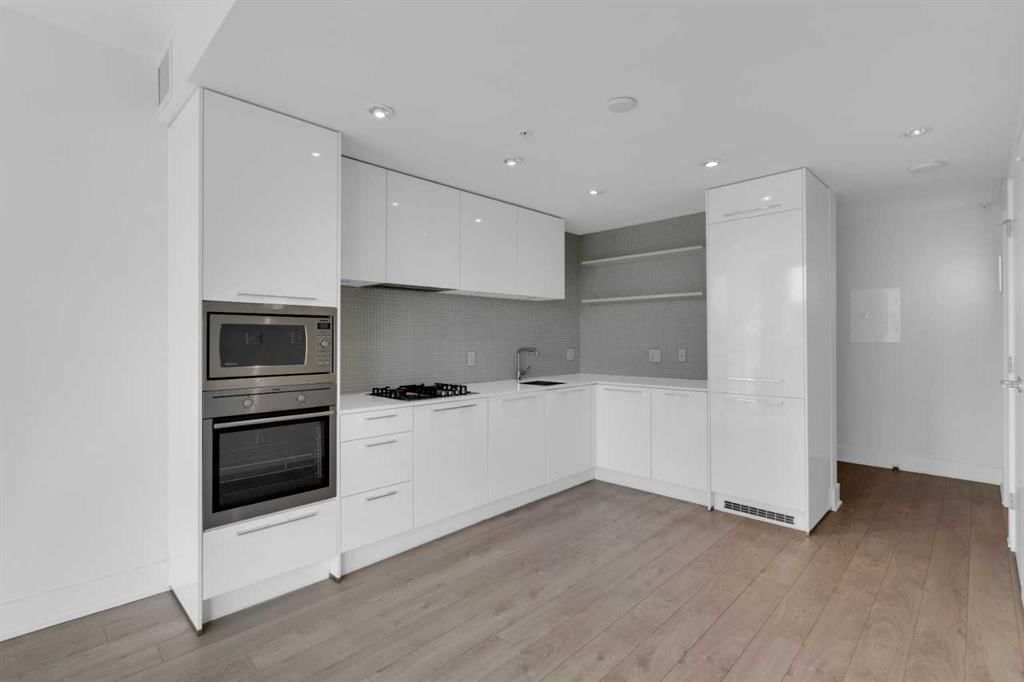 701, 901 10 Avenue SW, Calgary — photo 3 of 33