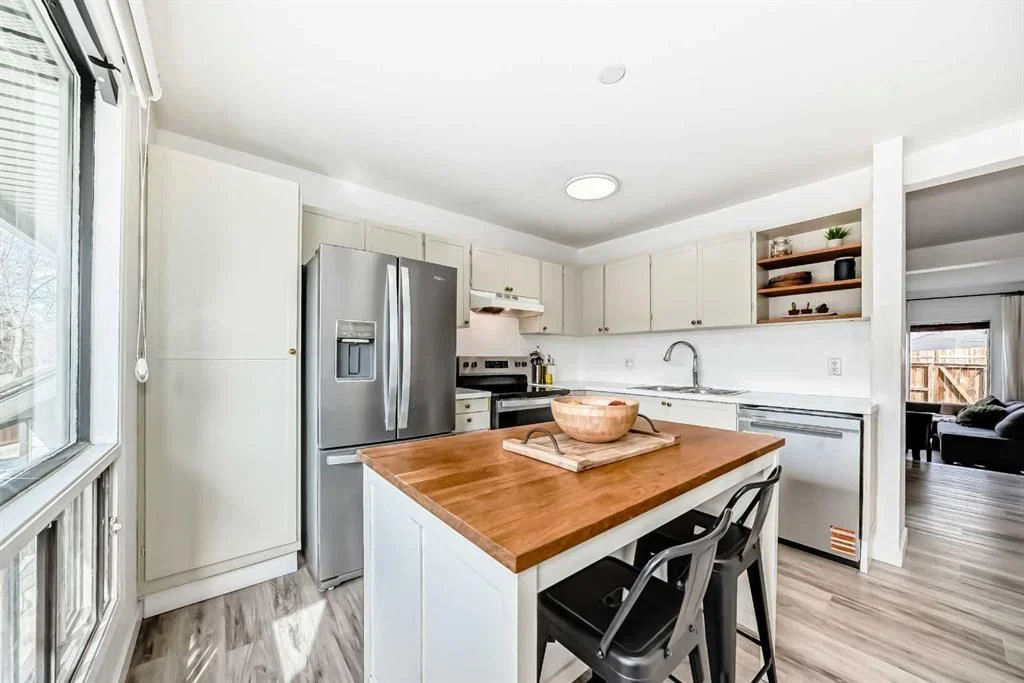 26, 5019 46 Avenue SW, Calgary — photo 4 of 50