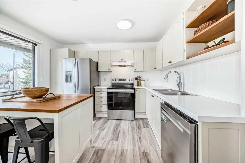 26, 5019 46 Avenue SW, Calgary — photo 5 of 50